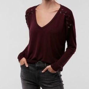 Express shoulder lace up tee